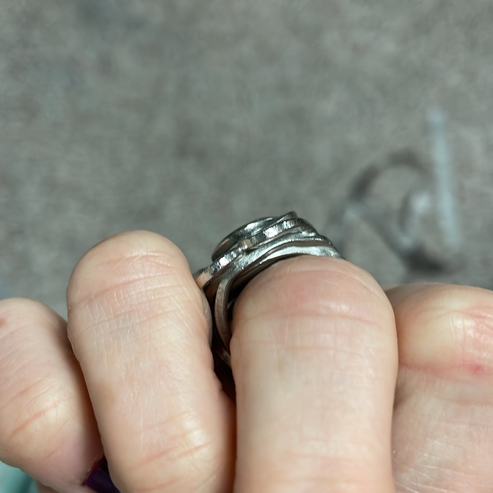 Ring - Picture 3 of 8